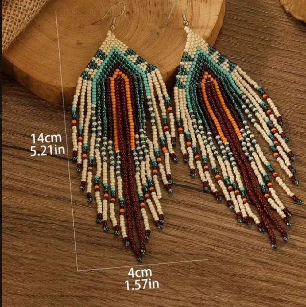 NEW Beautiful long beaded earrings - Picture 3 of 4
